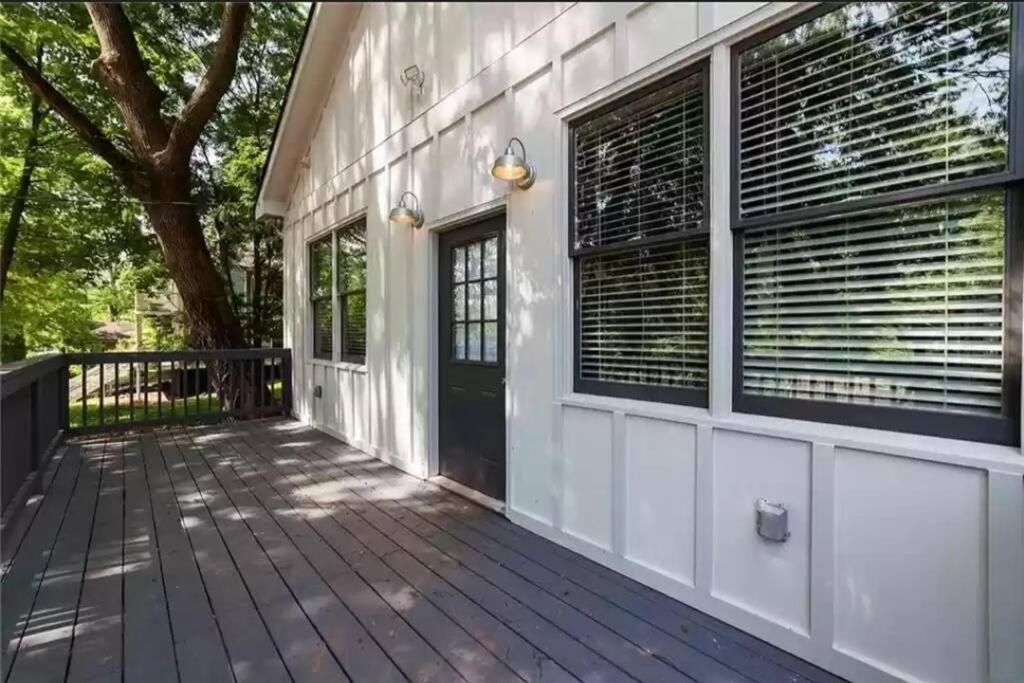 West End Modern Atlanta 3 Bedroom Bungalow Exterior photo